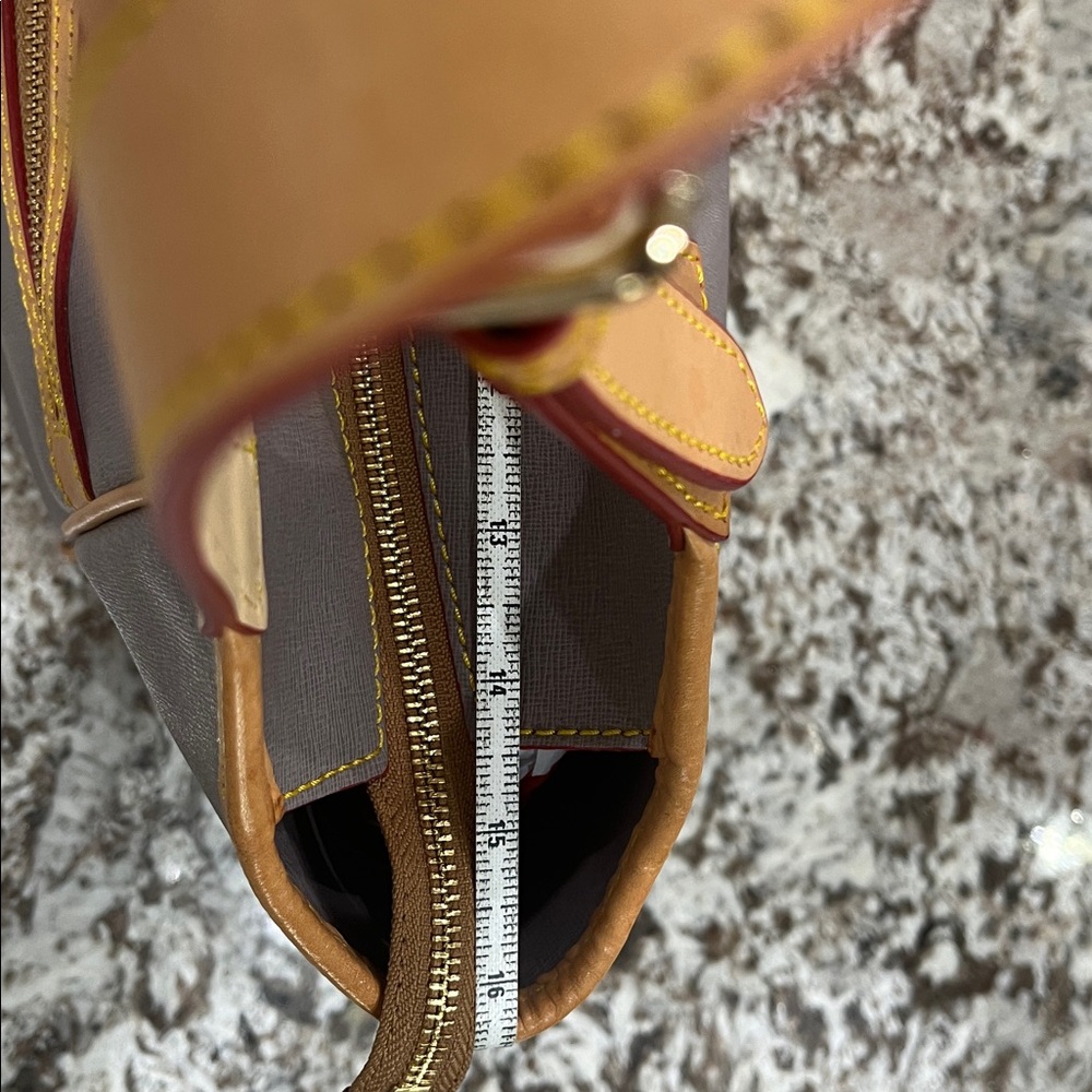 Dooney & Bourke Gray and Tan Shoulder Bag - Picture 15 of 16